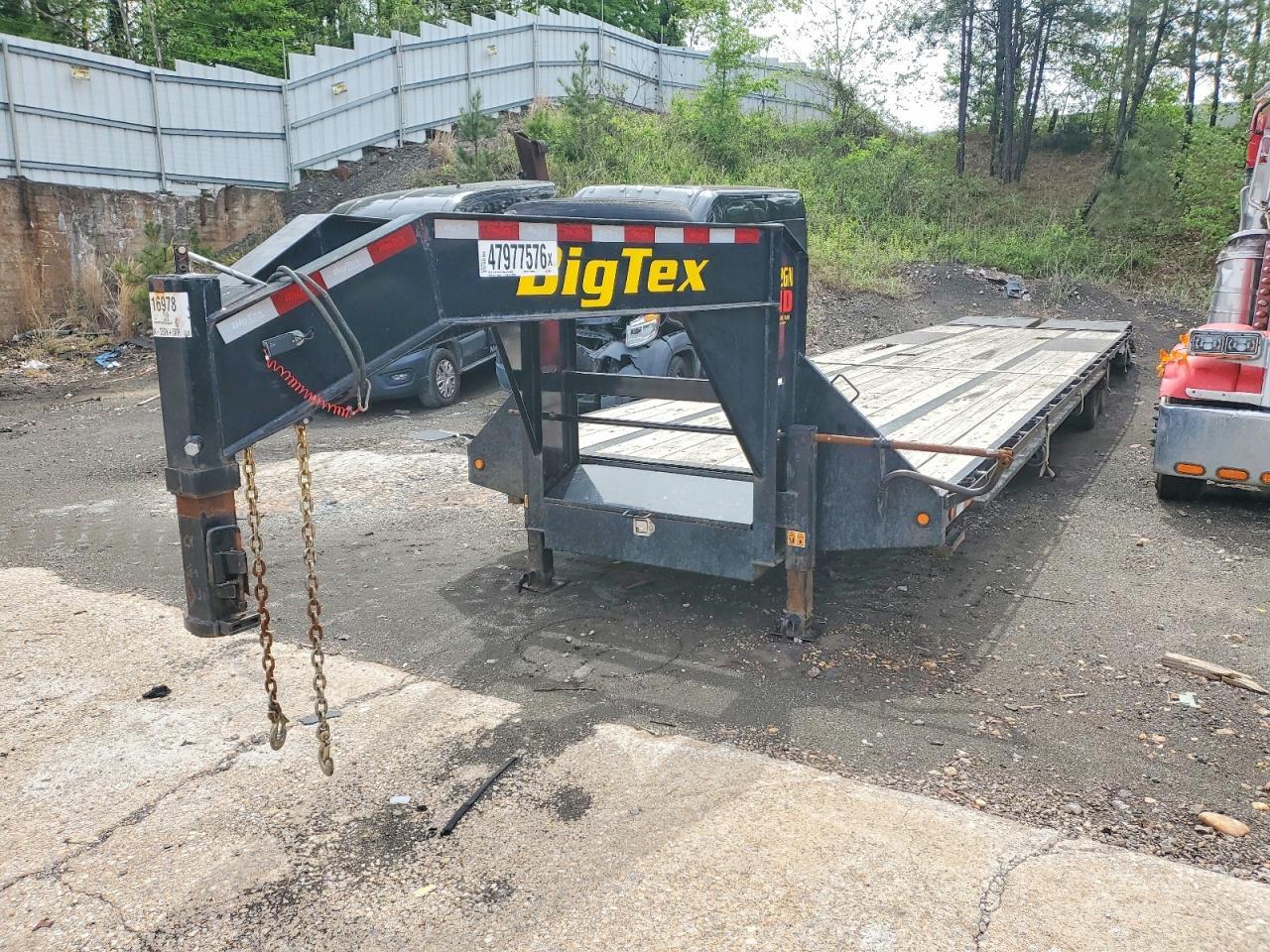 2022 Big Tex 22GN-35BK+5MR Equipment Trailer