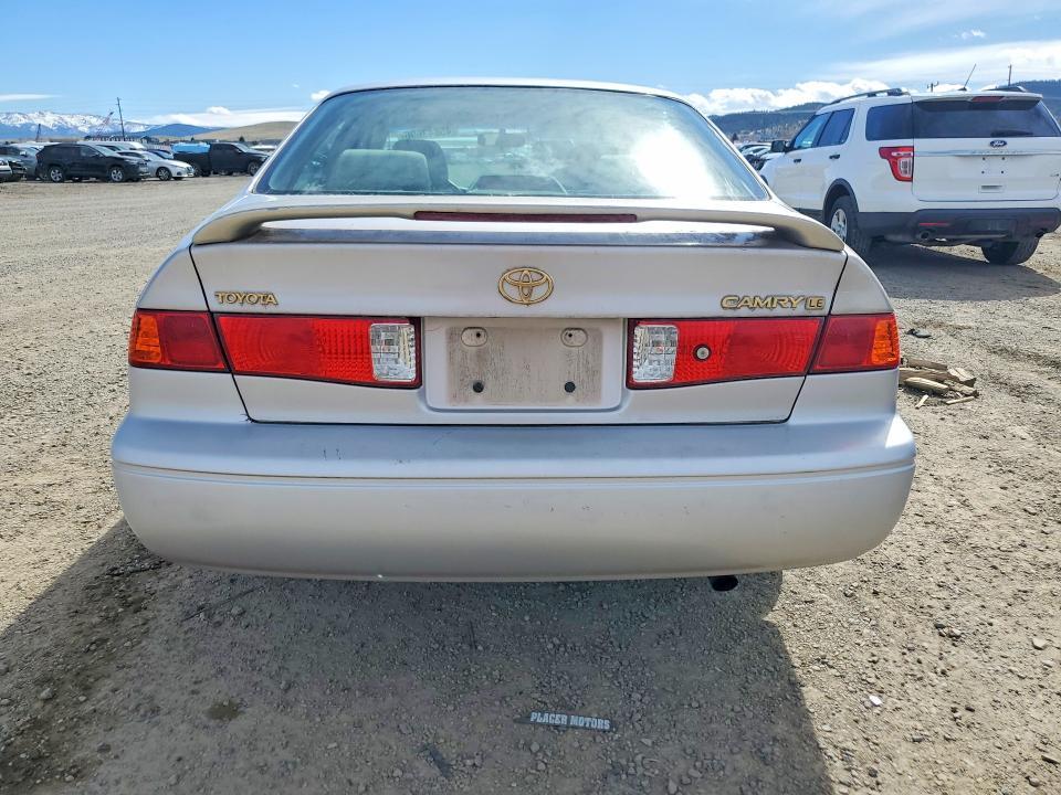 2000 Toyota Camry le