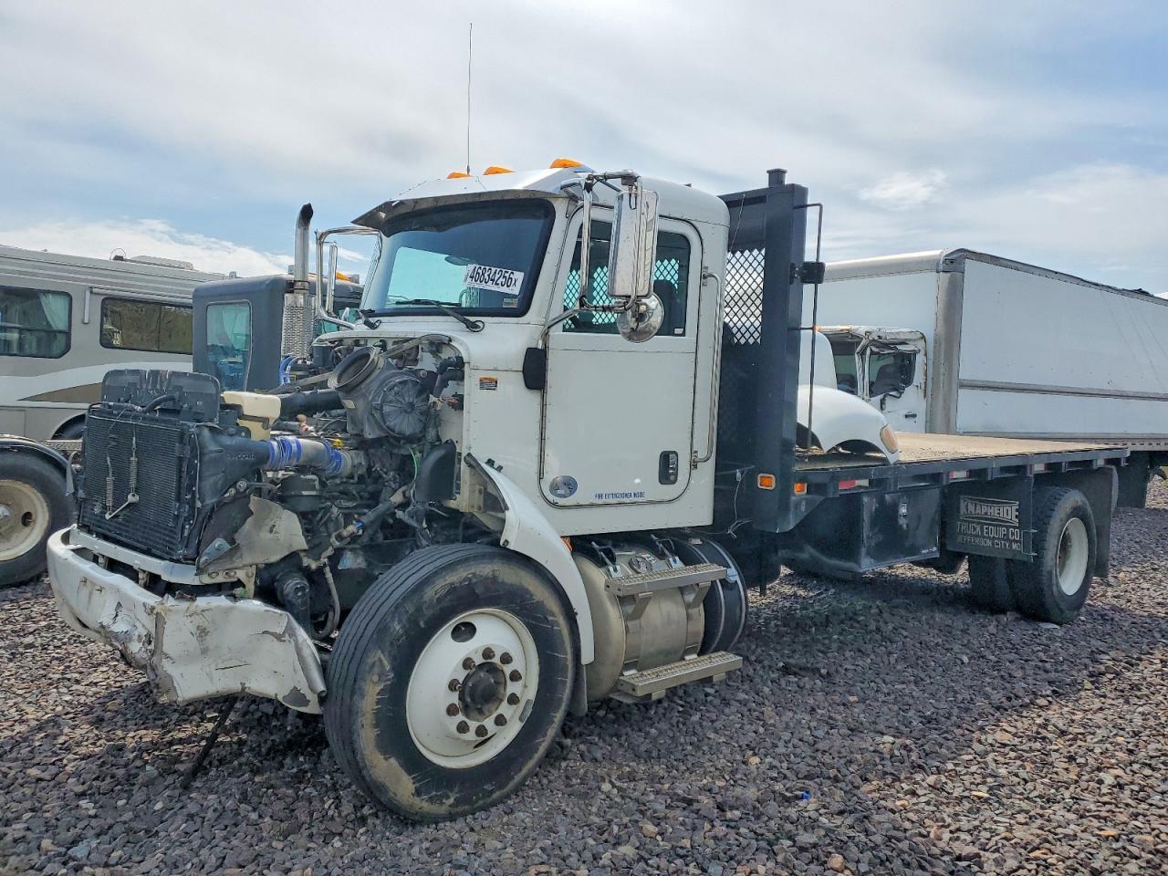 2016 Peterbilt 337 Flatbed Truck