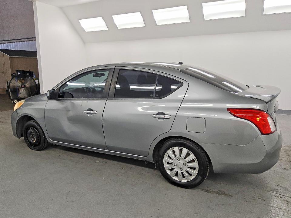 2013 Nissan Versa 1.6 s