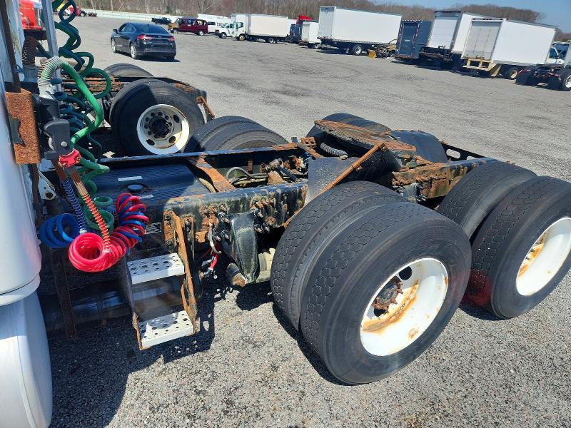 2015 Freightliner Cascadia 125 Semi Truck