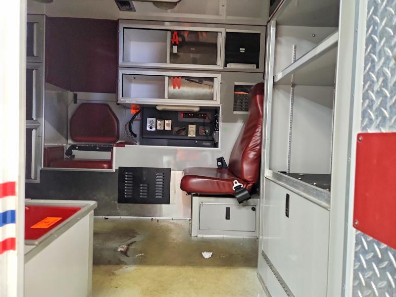 2006 Ford Econoline E350 Super Duty Cutaway Van