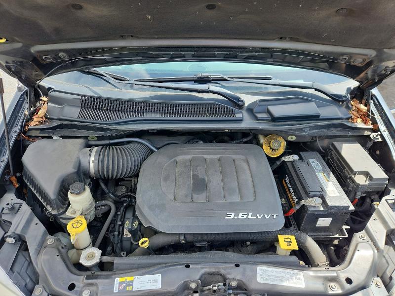 2014 Chrysler Town & Country Touring l