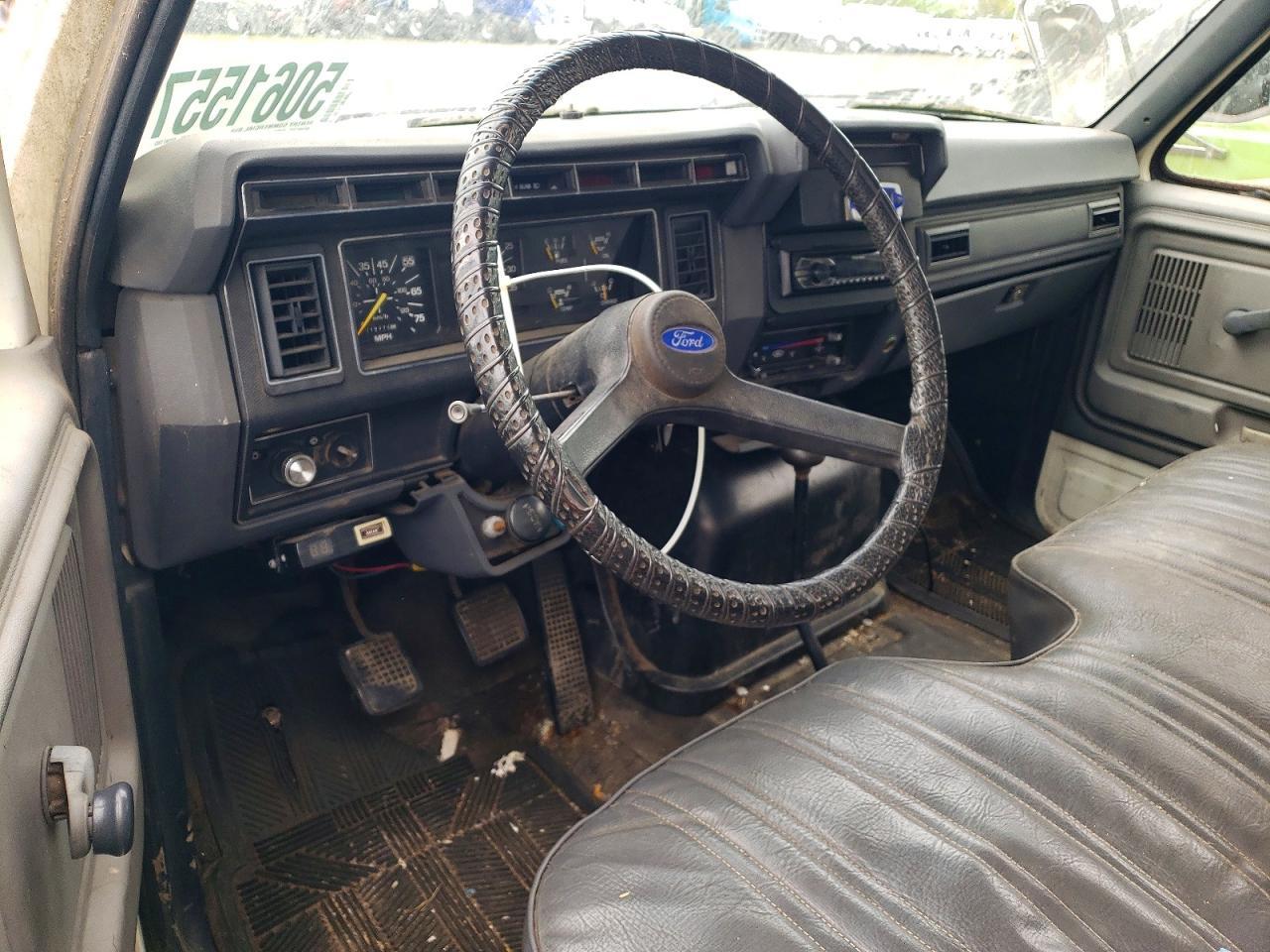 1991 Ford F-700 Dump Truck
