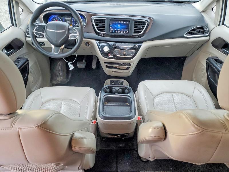 2021 Chrysler Voyager lxi