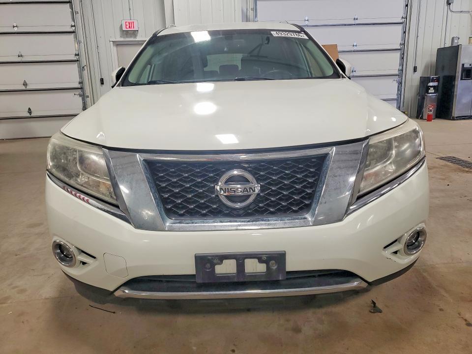 2016 Nissan Pathfinder sv