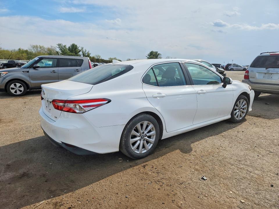 2019 Toyota Camry le