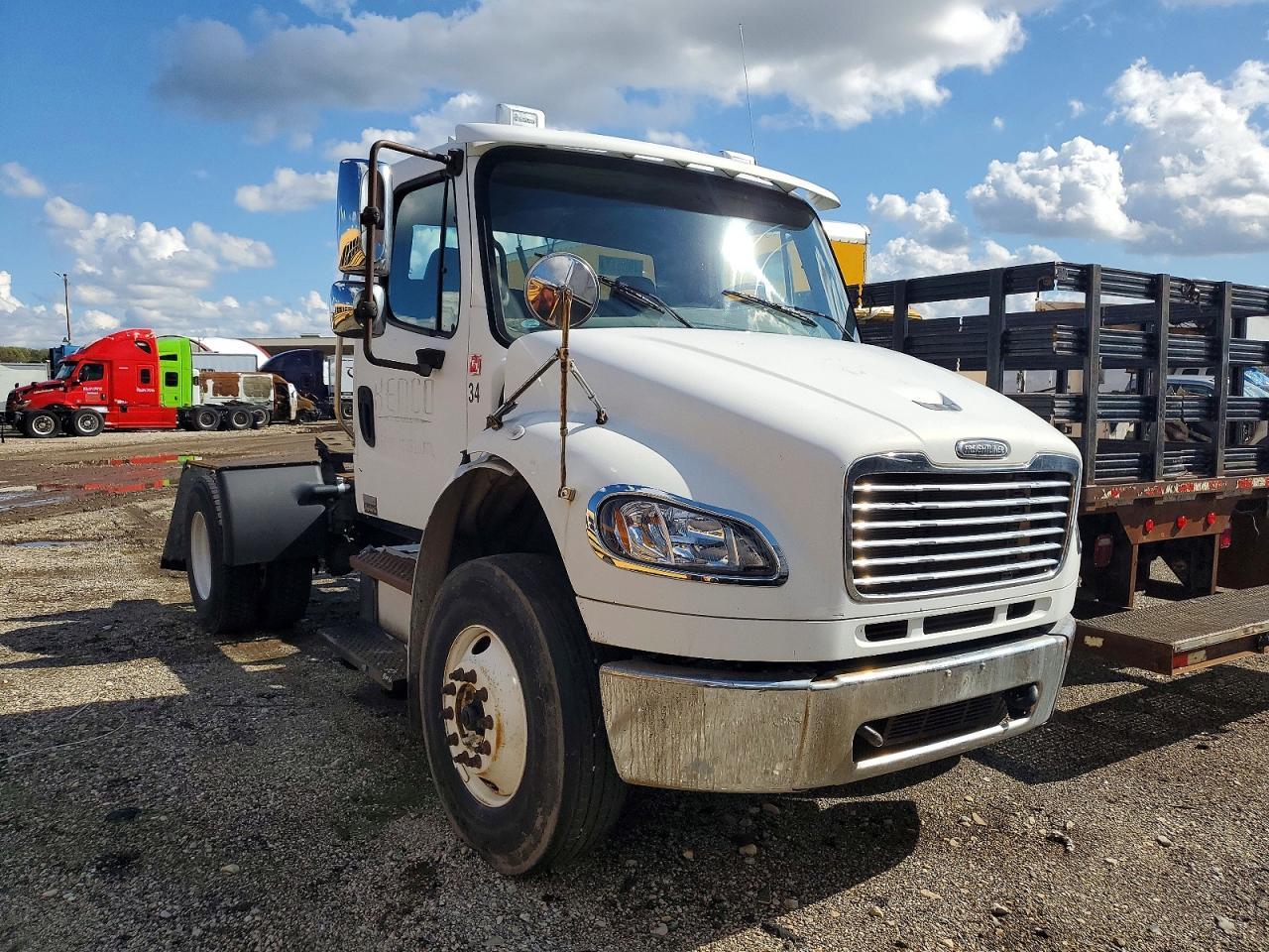 2009 Freigliner 2009 Freightliner Business Class M2 Semi Truck