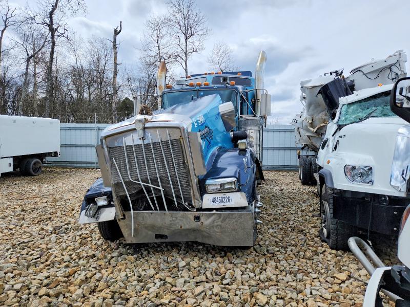 2000 Kenworth W900 Semi Truck