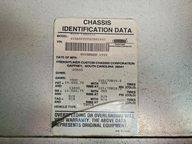 1999 Freightliner MT45G Delivery Truck