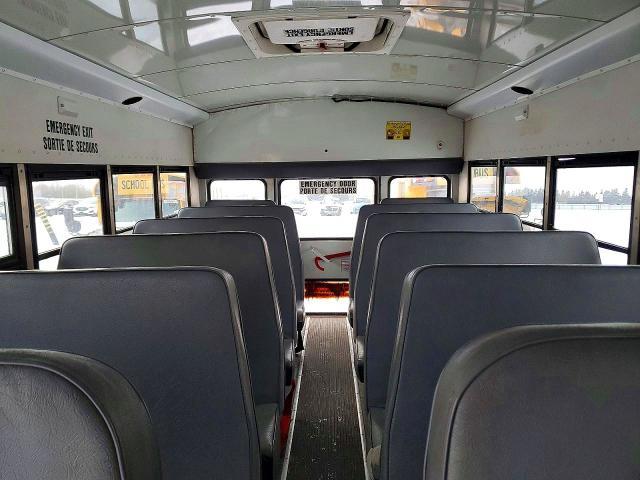 2011 Chev Express Cutaway G3500