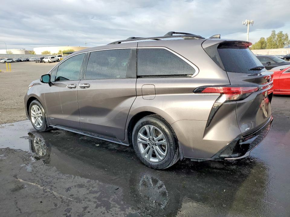 2021 Toyota Sienna xse 7-passenger
