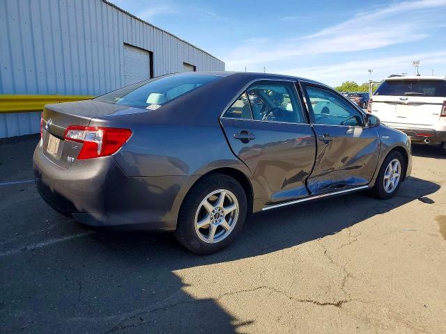 2014 Toyota Camry Hybrid le