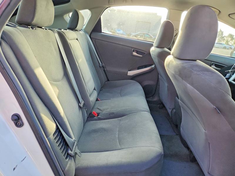 2010 Toyota Prius iii