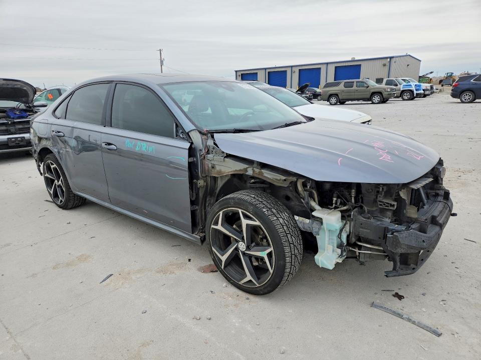 2020 Volkswagen Passat R-line