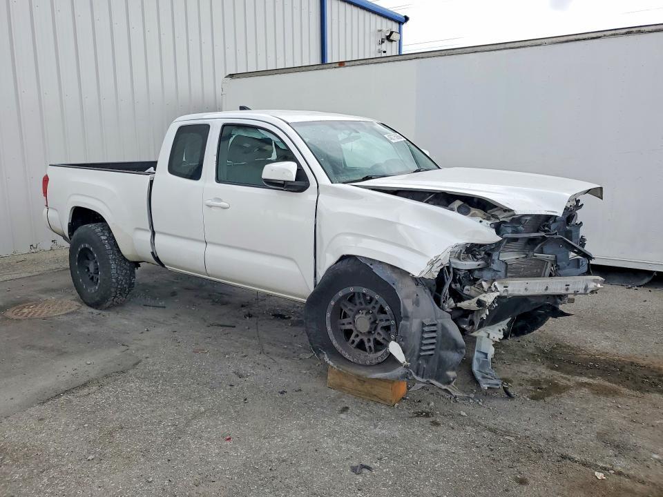 2017 Toyota Tacoma SR