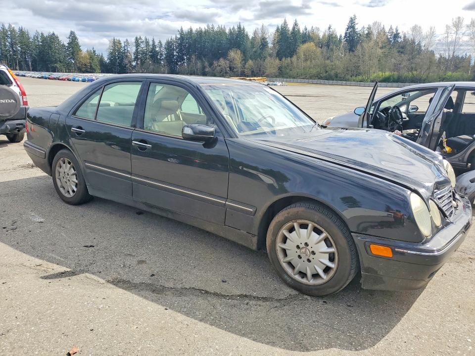 2001 Mercedes-Benz E 320