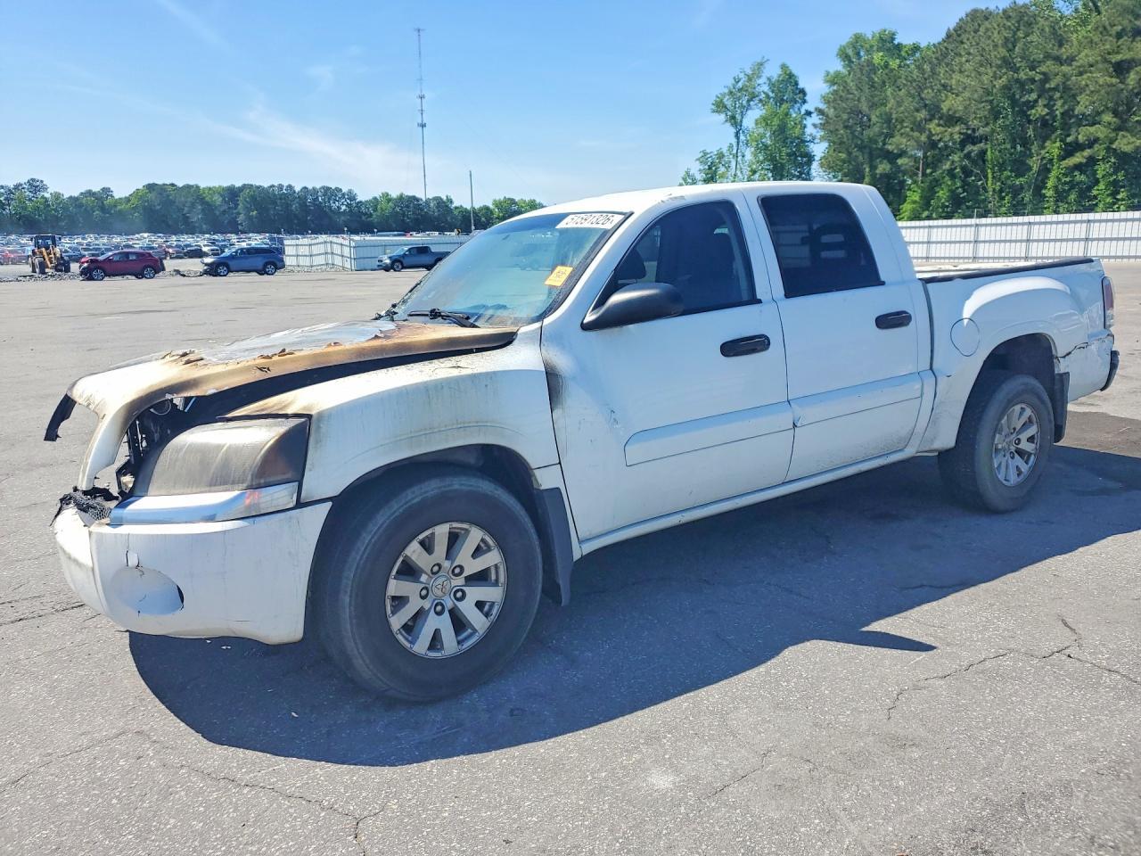 2006 Mitsubishi Raider LS