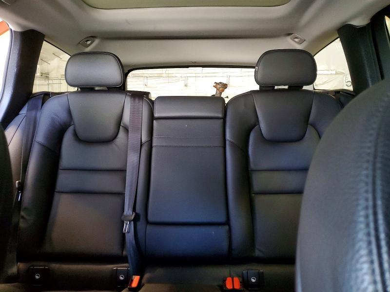 2021 Volvo V60 Cross Country T5 Momentum