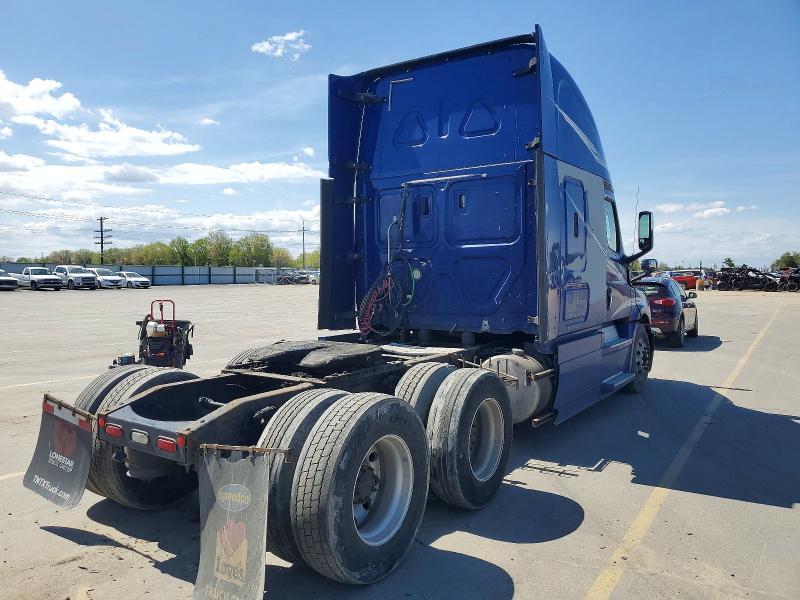 2018 Freightliner Cascadia 126 Semi Truck