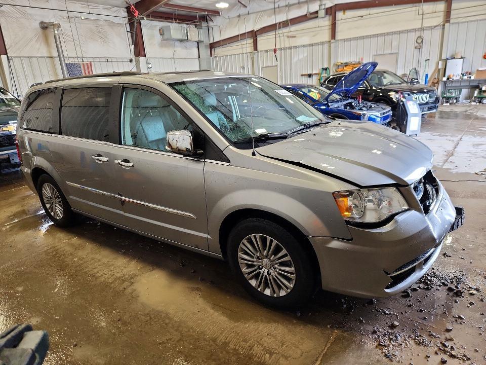 2016 Chrysler Town & Country Touring l