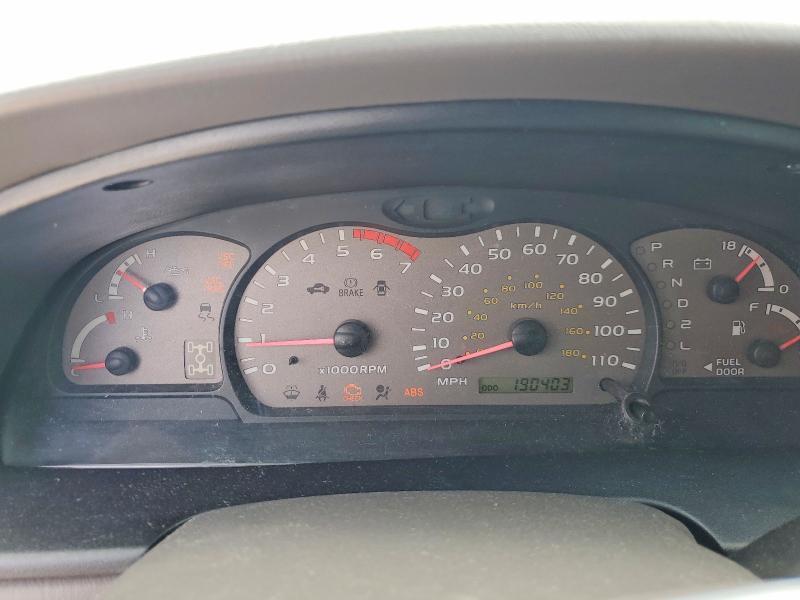2004 Toyota Sequoia SR5