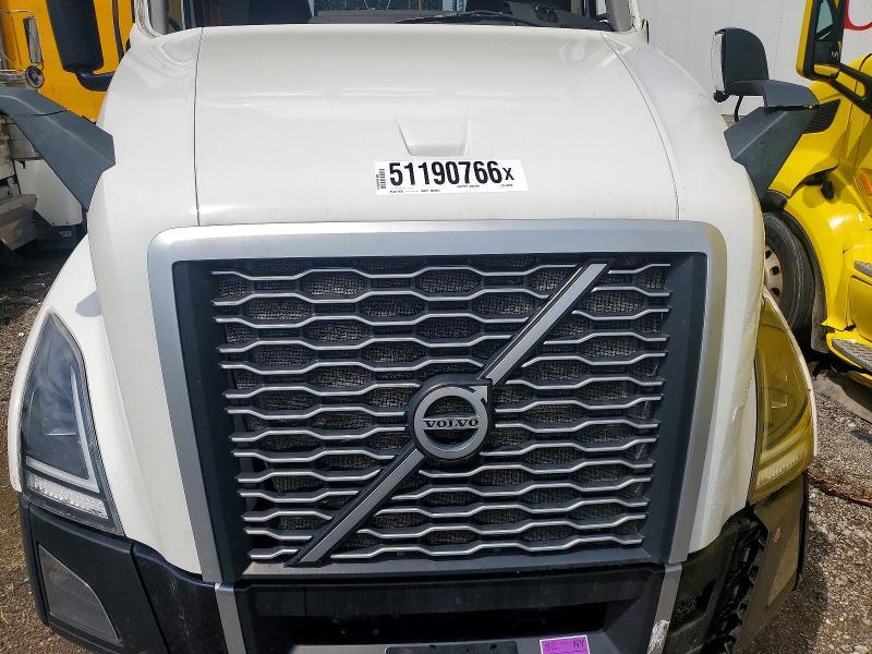 2021 Volv O VNL Semi Truck