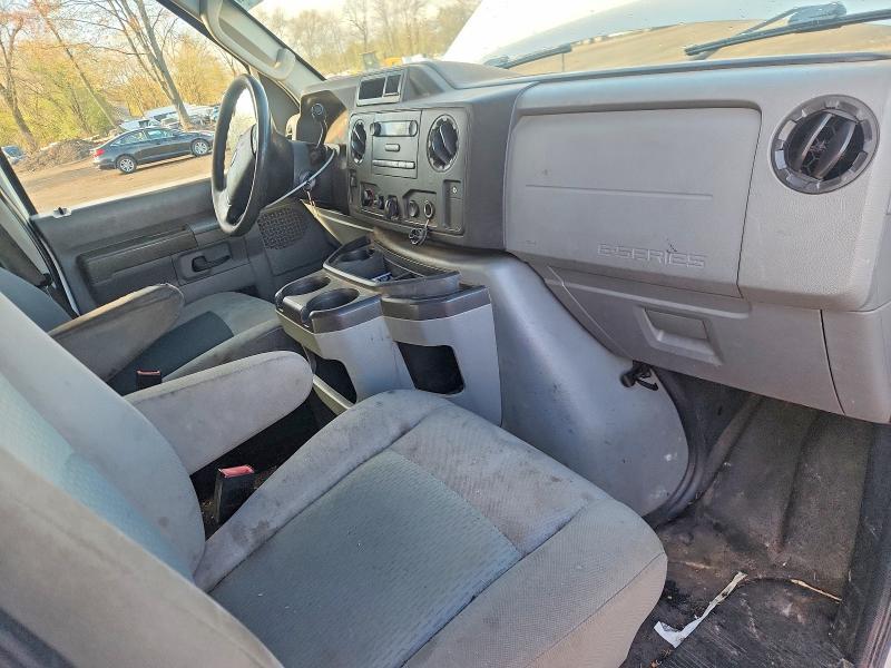 2013 Ford Econoline E250 van