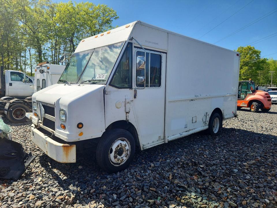 2004 Freightliner Mt45g Delivery Truck