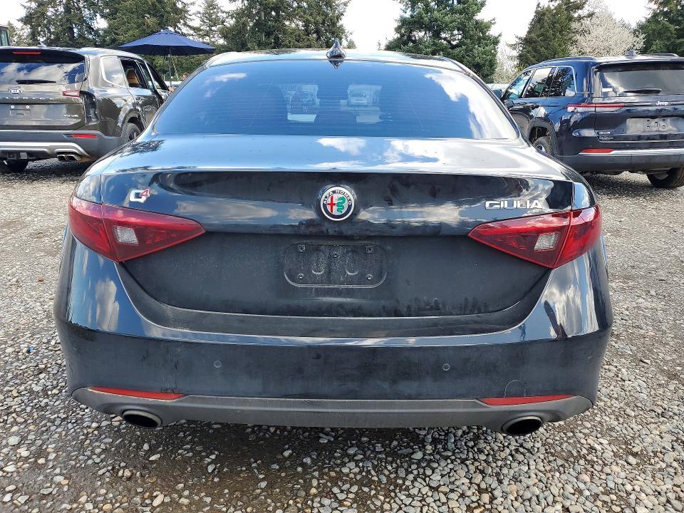 2018 Alfa Romeo Giulia Q4