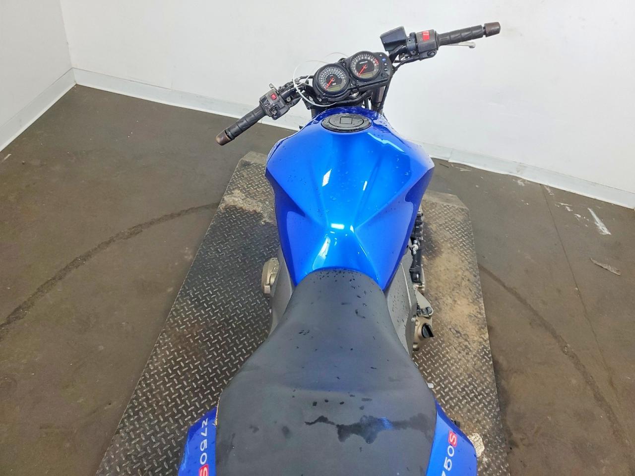 2005 Kawasaki ZR750 K1