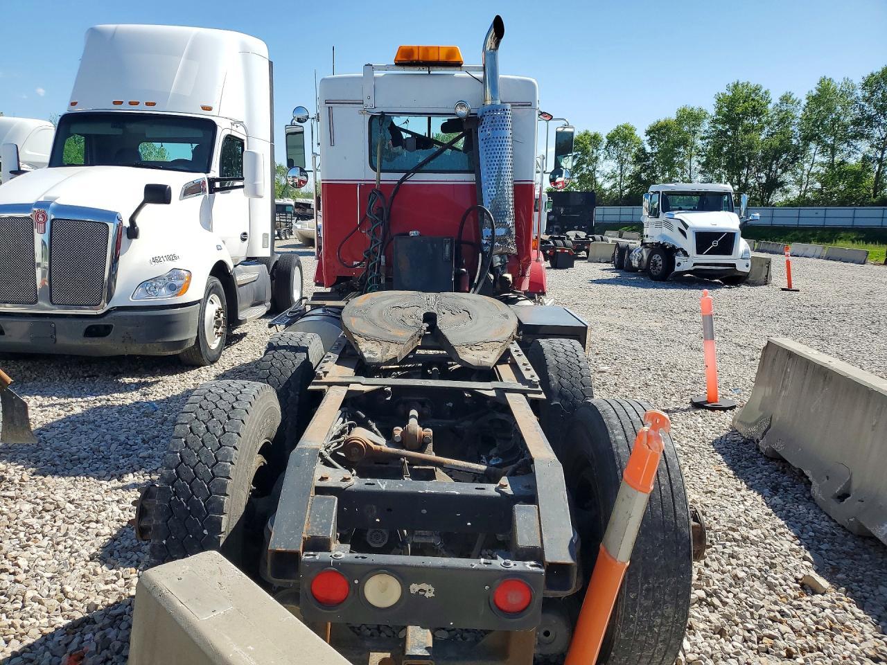 2000 Kenworth Construction T800