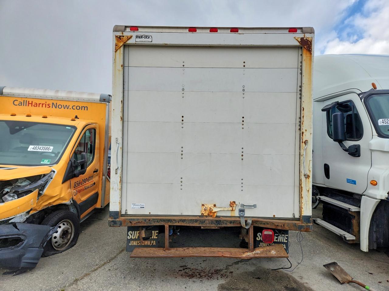 2005 Ford E350 BOX Truck