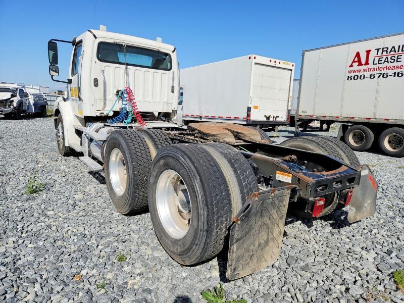 2015 Freightliner Business Class M2 Semi Truck