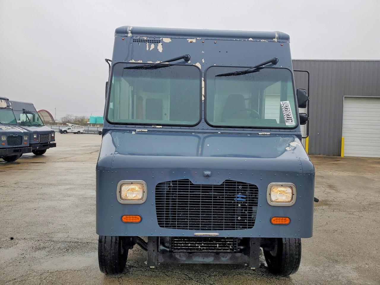 2020 Freightliner MT45G Chassis Delivery Truck