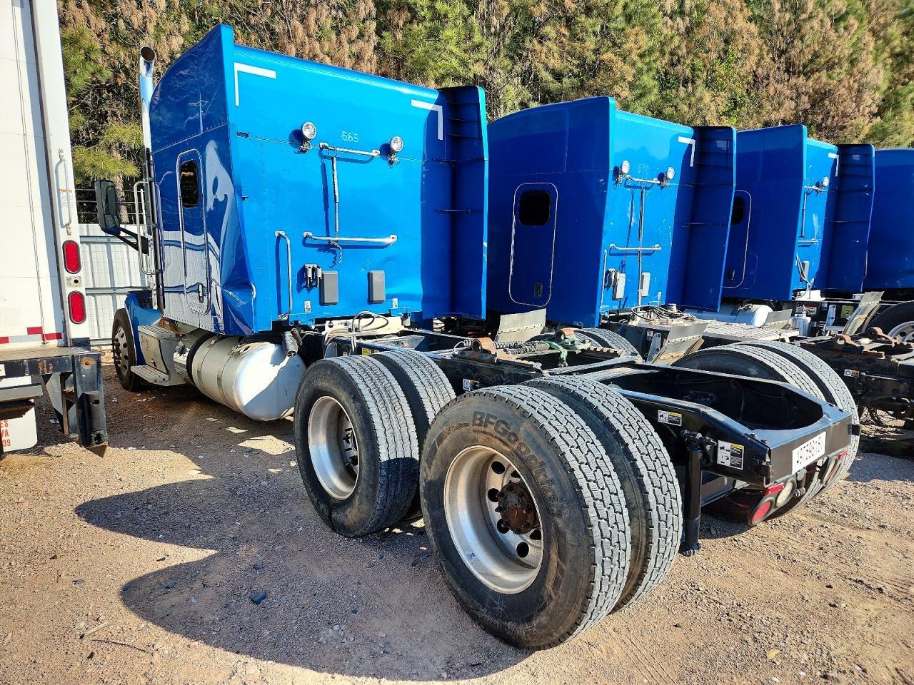 2022 Peterbilt 579 Truck Cab AND Chassis