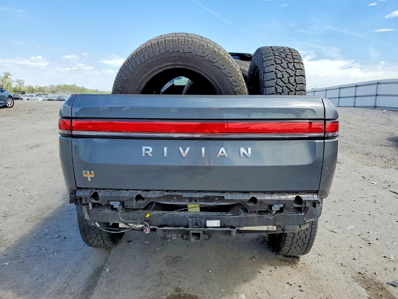2022 Rivian R1T Adventure