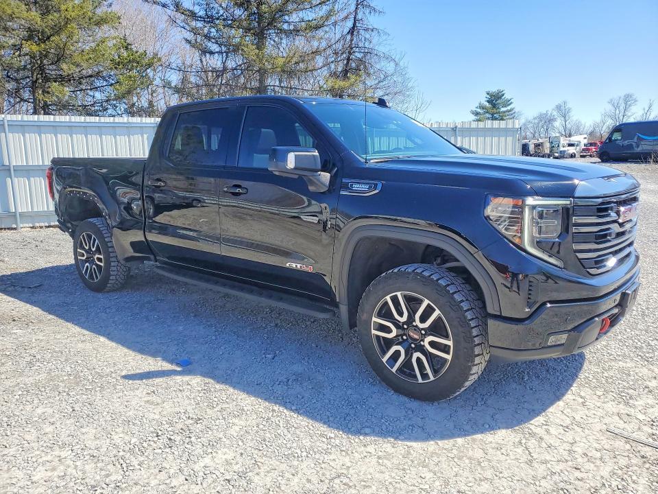 2022 GMC Sierra K1500 AT4