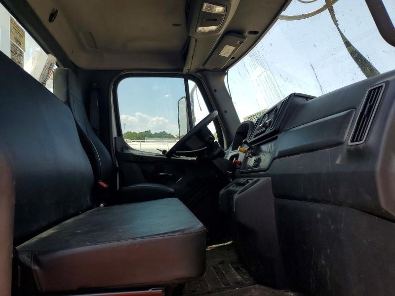 2025 Freigliner 2025 Freightliner Business Class M2 Digger Derrick