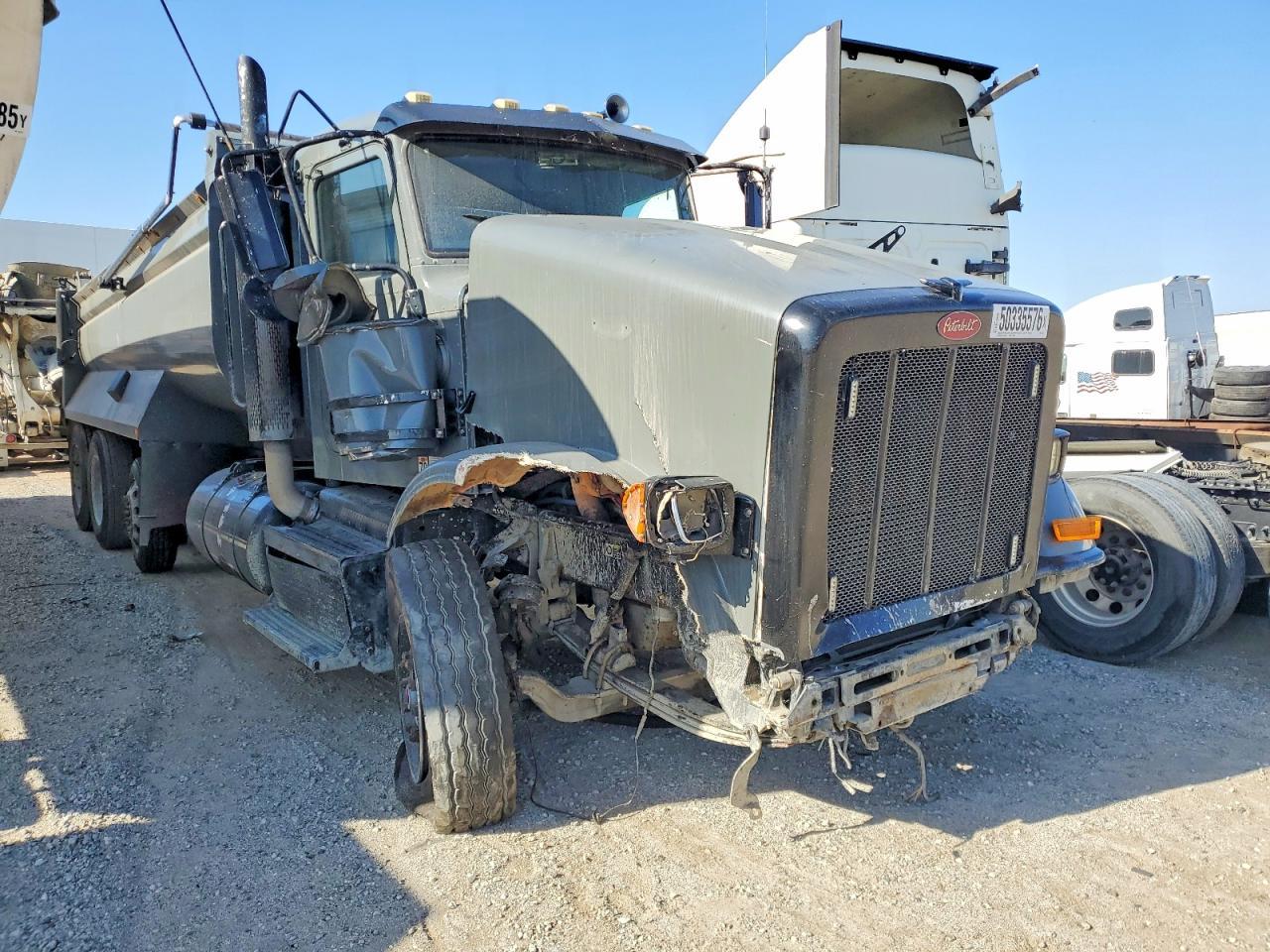 2014 Peterbilt 367 Dump Truck