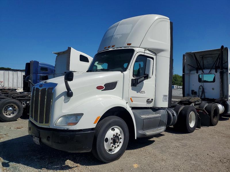 2016 Peterbilt 579 Semi Truck