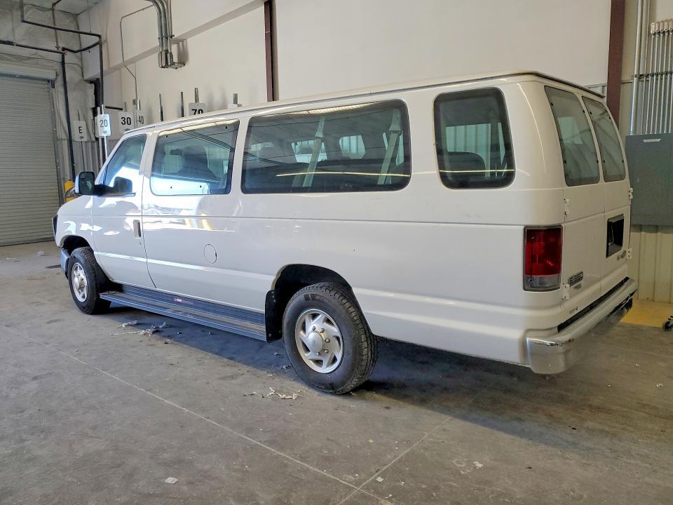 2010 Ford Econoline E350 Super Duty Wagon