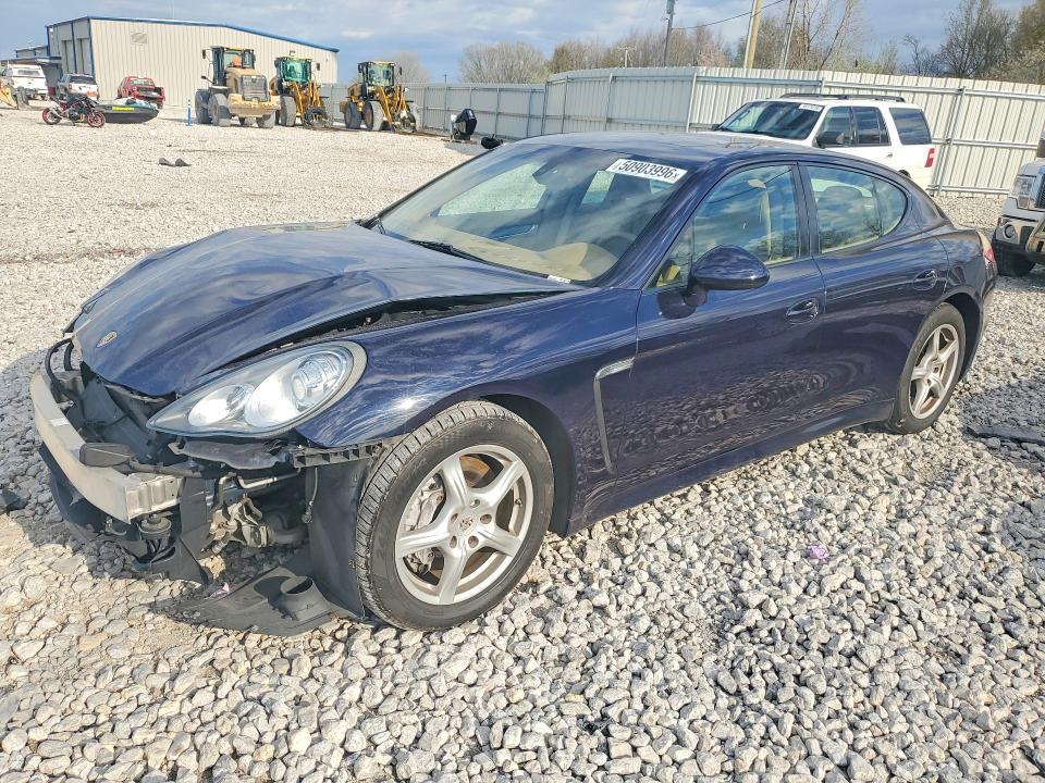 2011 Porsche Panamera 2