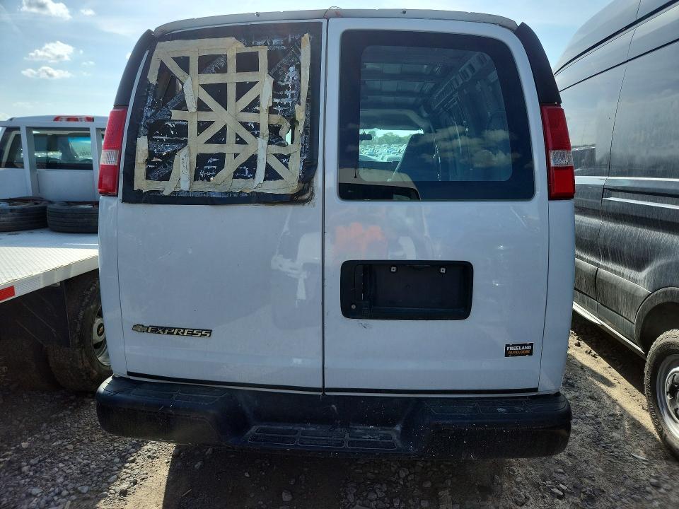 2020 Chevrolet Express G2500