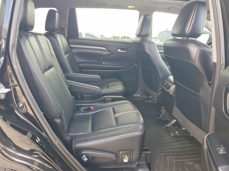 2017 Toyota Highlander se