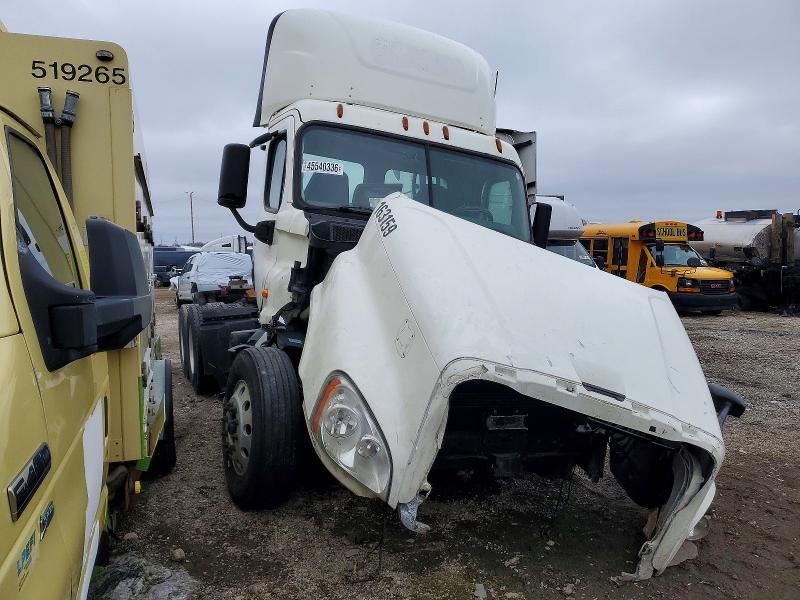 2016 Freightliner Cascadia 125