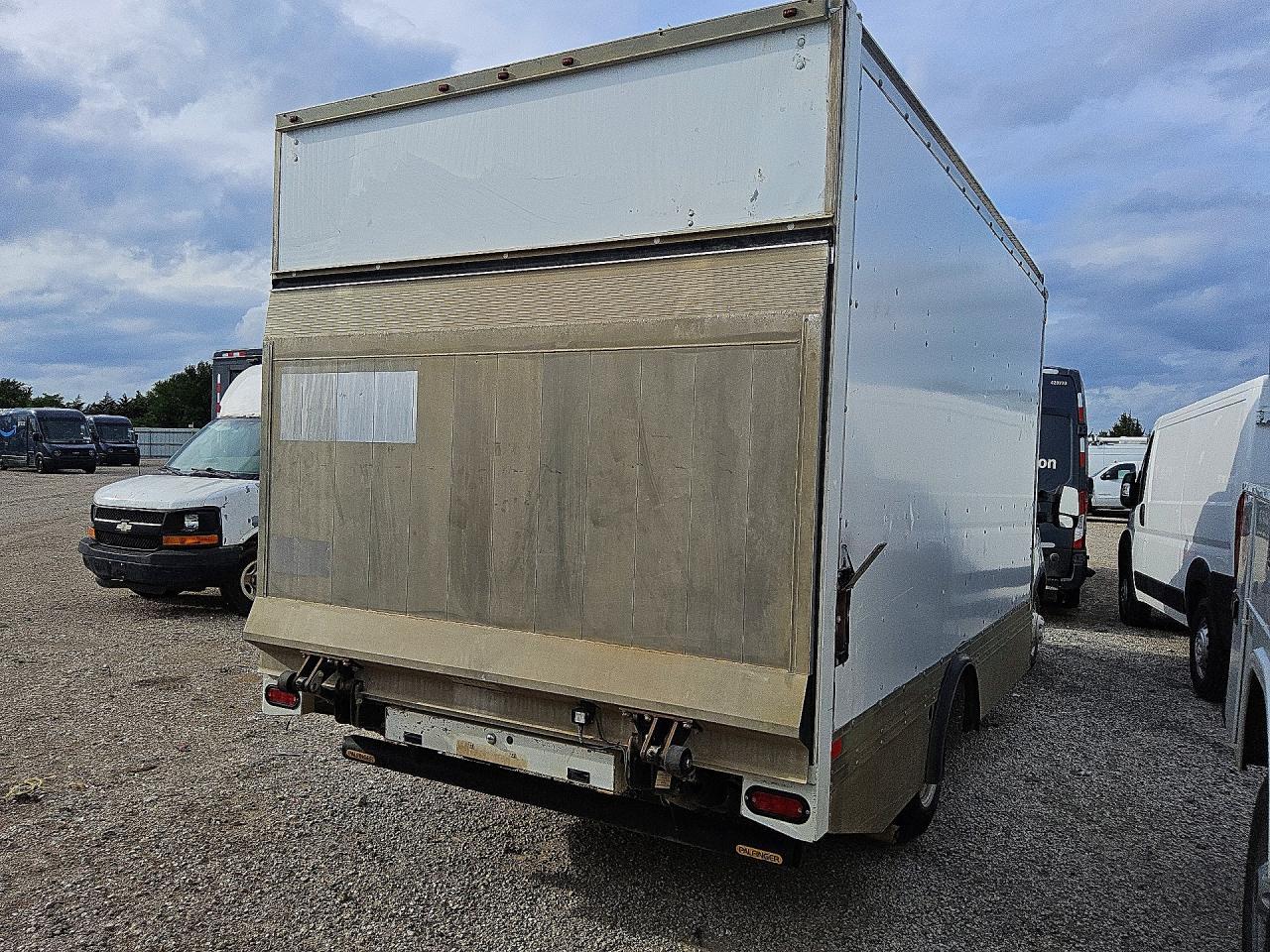 2019 Ford Transit BOX Truck
