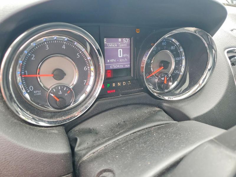 2012 Chrysler Town & Country Touring l
