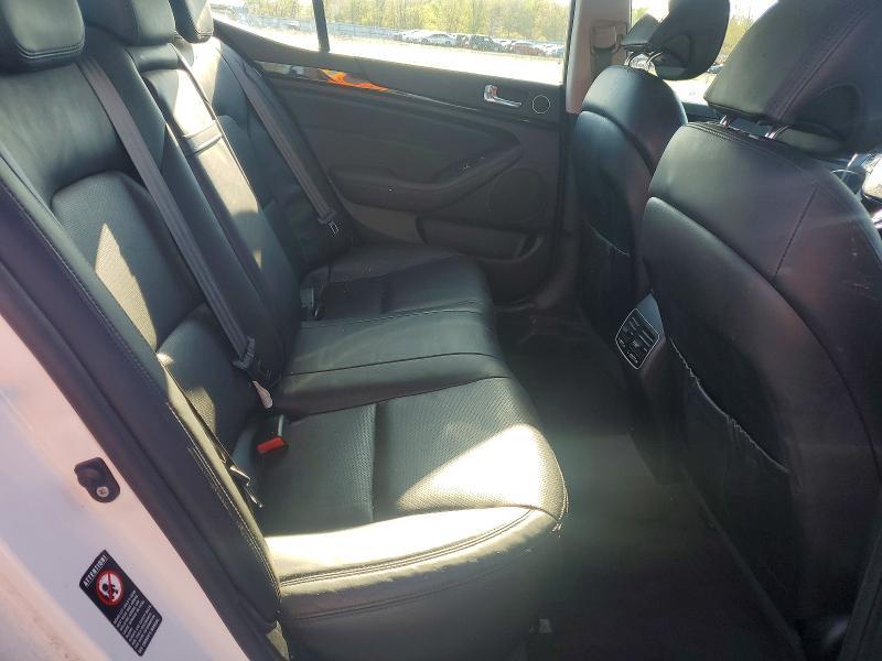 2014 KIA Cadenza Premium