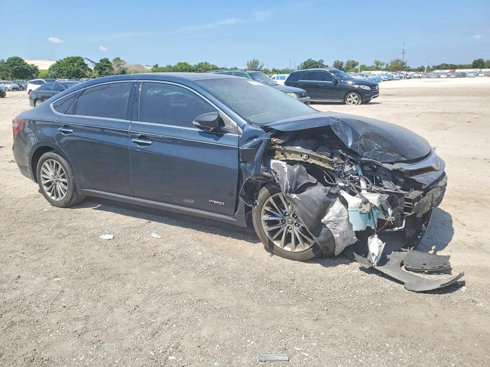2018 Toyota Avalon Hybrid xle Plus